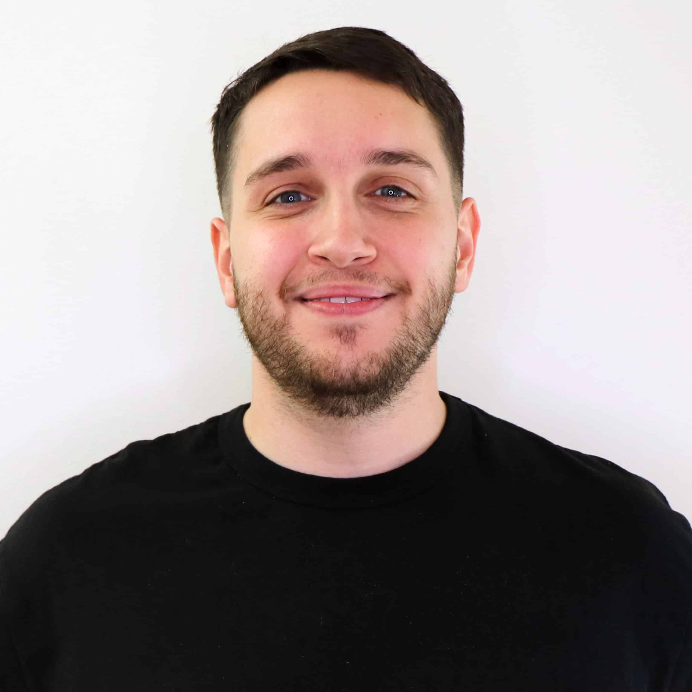 Daniel Headshot